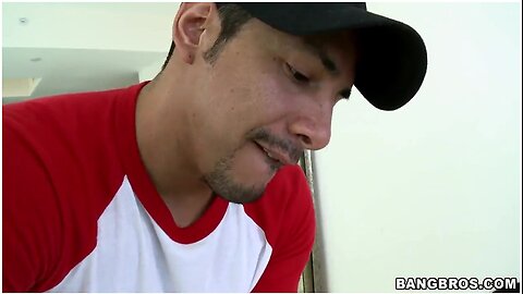 Jayden Jaymes called this masseur at her home on the recommendation of her friends